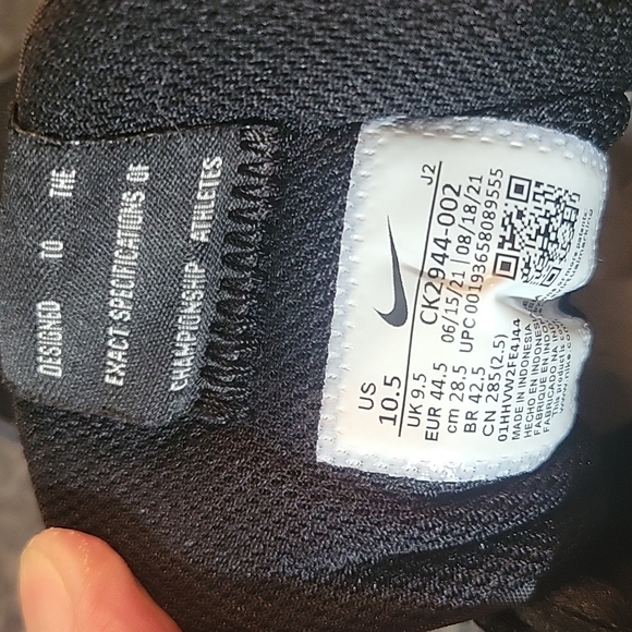 Men's Nike Venture Runner shoes - Picture 11 of 12